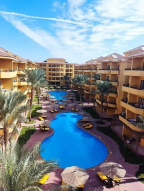 Cozy apartment near Red Sea in the city center
